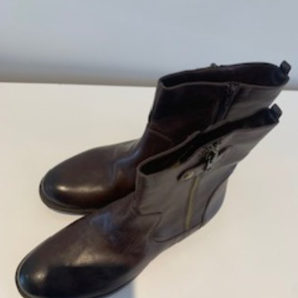 Fashionable leather brown bootie Naturalizer - 11 Wide - Picture 2 of 4